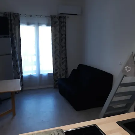 Apartment + Parking Proche De La *